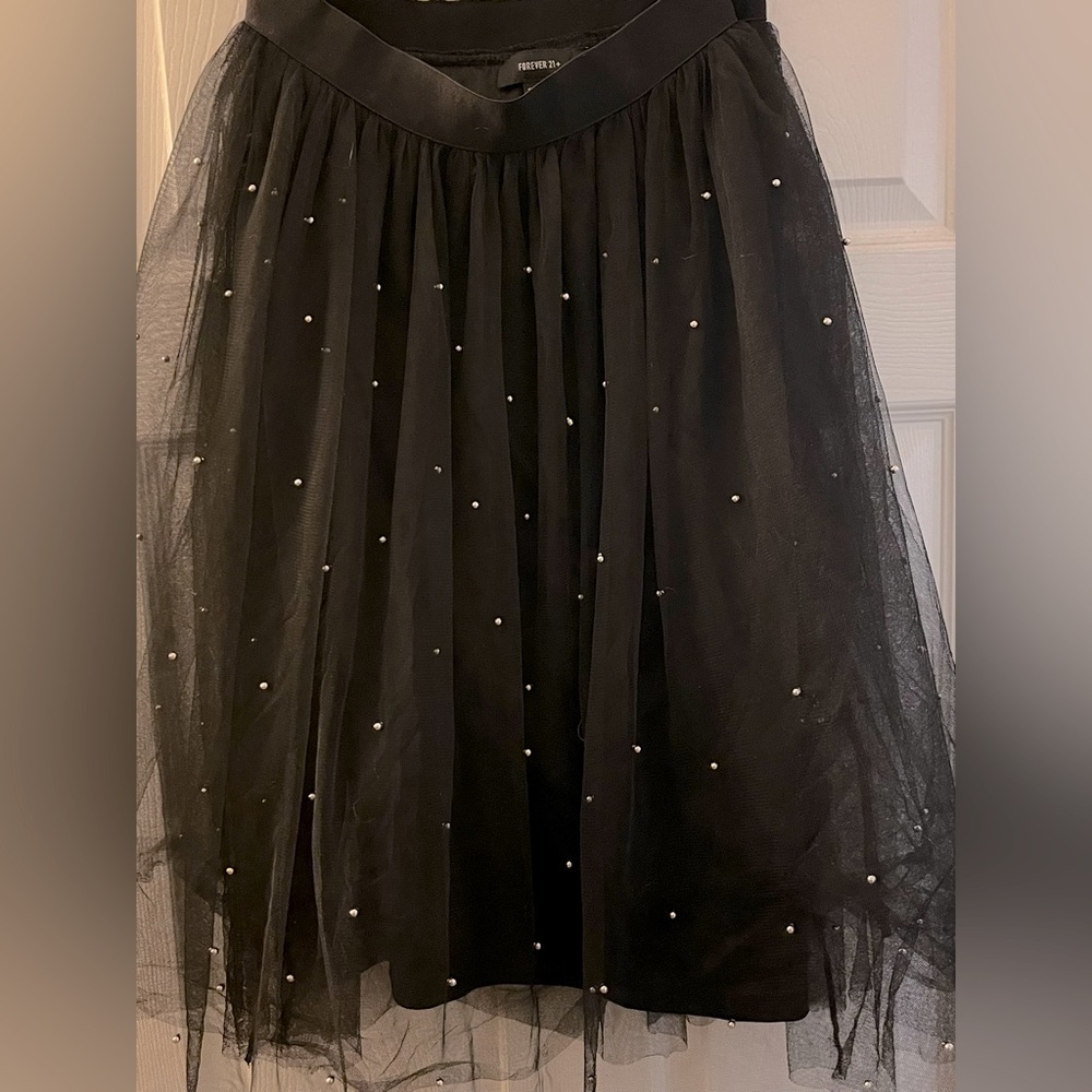 Forever21 mesh skirt with details